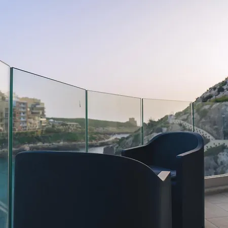 Water's Edge Xlendi Direct Seafront With Private Roof Jacuzzi Apartment *