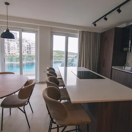 Water's Edge Xlendi Direct Seafront With Private Roof Jacuzzi