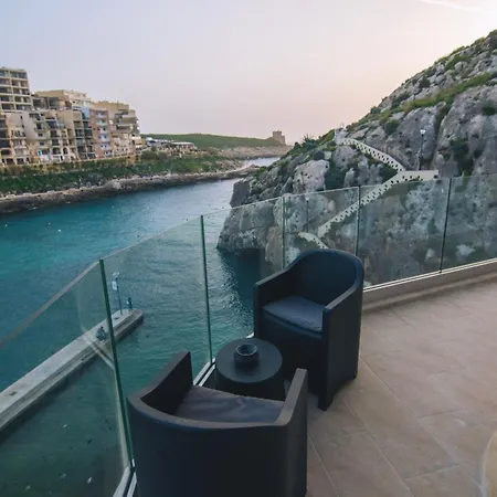 Water's Edge Xlendi Direct Seafront With Private Roof Jacuzzi Apartment *