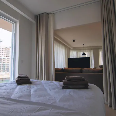 Water's Edge Xlendi Direct Seafront With Private Roof Jacuzzi Apartment *