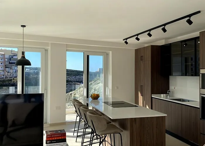 Water's Edge Xlendi With Direct Sea Access