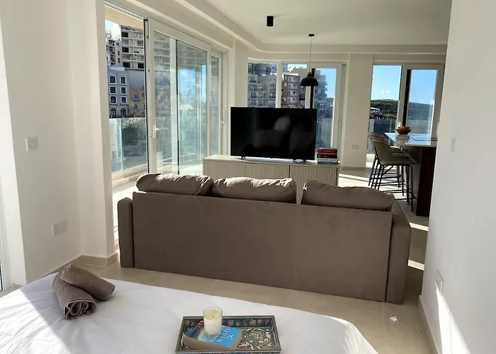 Water's Edge Xlendi With Direct Sea Access