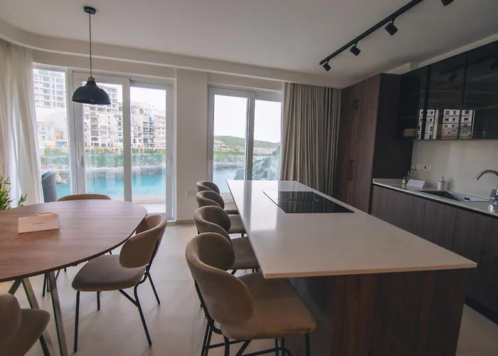 Water's Edge Xlendi With Direct Sea Access